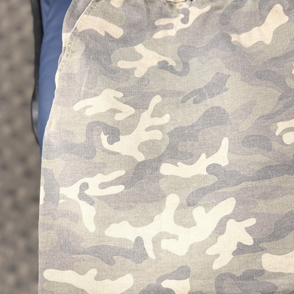 Boston Proper Skort Size 8 Gray Camo Shorts Print Elastic Waist Pockets Stretch - Picture 9 of 11